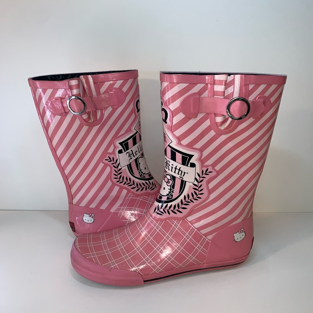 Rare Hello Kitty University Crest Chooka Rain Boots sz 10